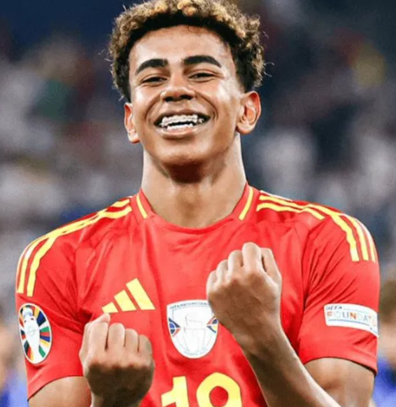 巴萨新星亚马尔自曝独特生活习惯:饼干成“恋爱绊脚石”